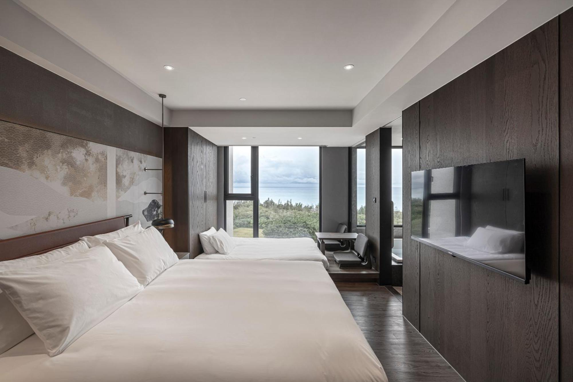 Lakeshore Hotel Hualien Taroko Shunan Værelse billede A guest room at the hotel