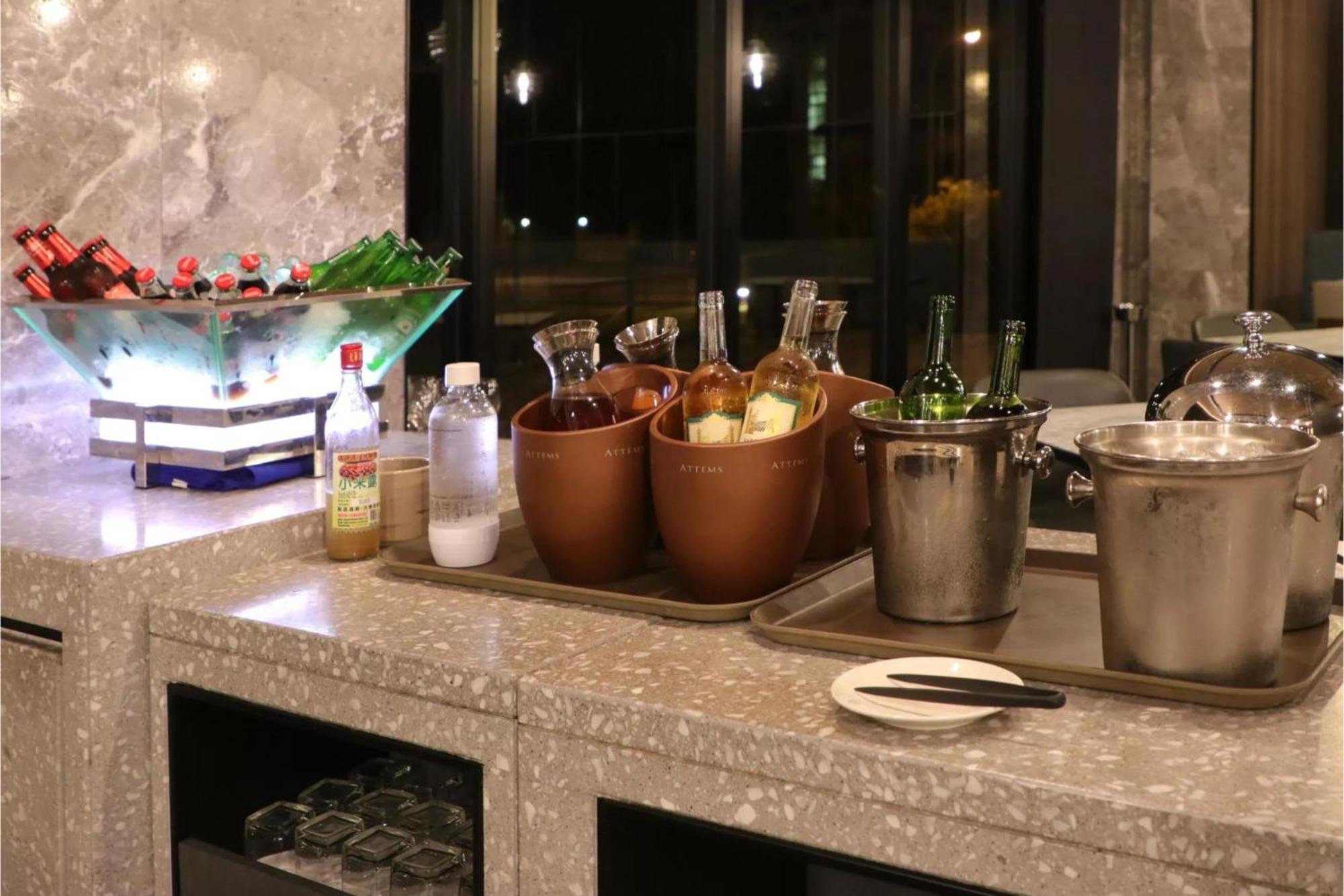 Lakeshore Hotel Hualien Taroko Shunan Eksteriør billede A salad bar at a hotel